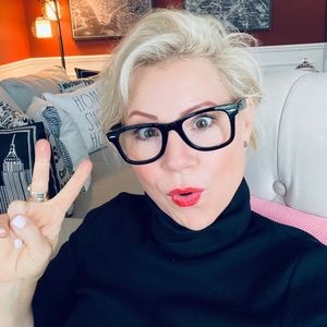 Meet your Posher, Camelia